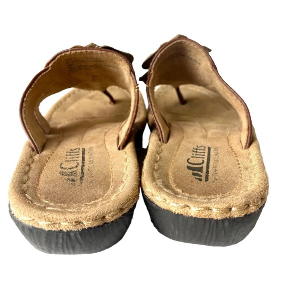 CLIFFS by White Mountain "Carnation" Leather Flower Flip Flop Brown Size 6M - Picture 5 of 9
